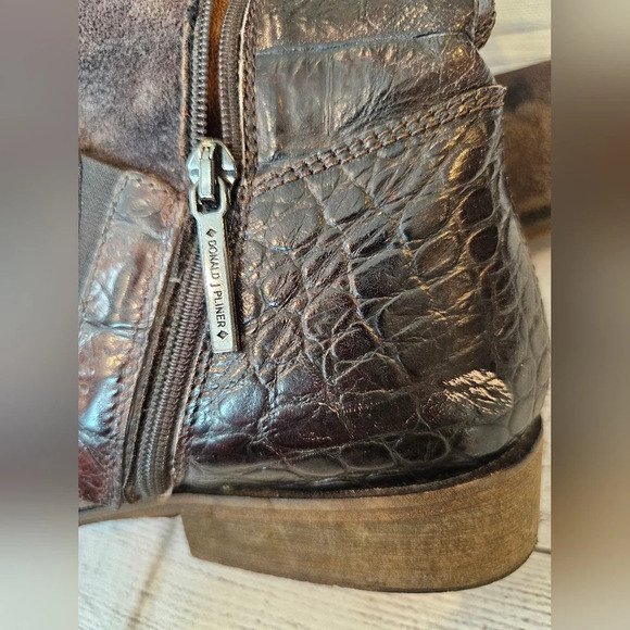 Donald J. Pliner Women 8.5 Brown Gale Knee-High Gator Suede Leather Riding Boots - Picture 12 of 12
